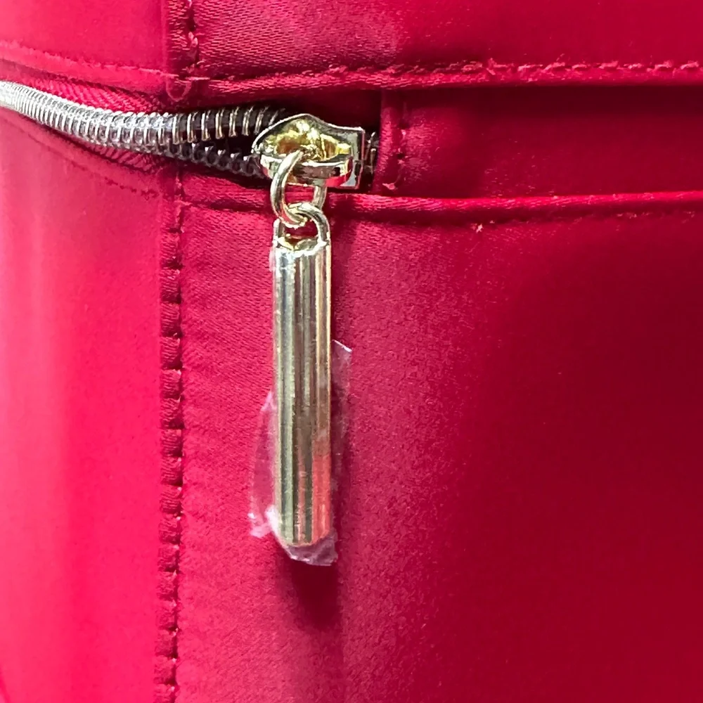 Estée Lauder large red cosmetic bag with gold stars - Picture 3 of 5